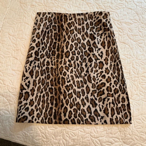 Telluride Dresses & Skirts - Lined Leopard Skirt, very soft faux fur